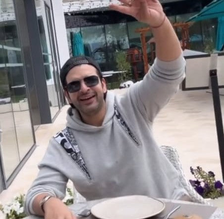 Karan Kundra In Double Zipper Hoodie